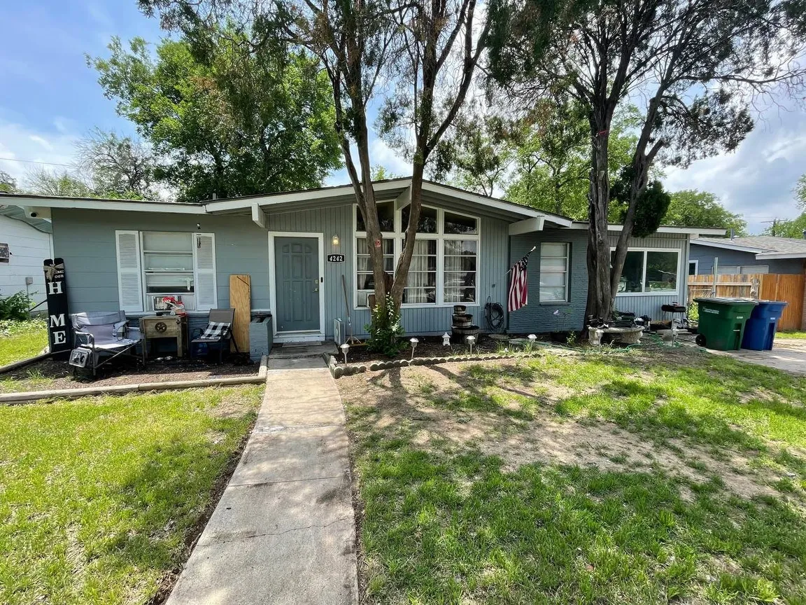 4242 Eisenhauer Rd | HOT Wholesale Deal in San Antonio, TX