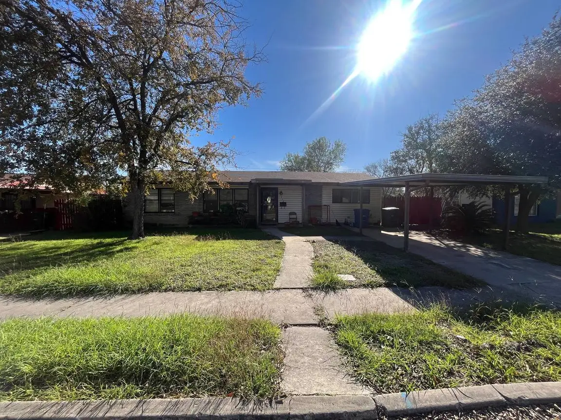 430 Sprucewood Ln | HOT Wholesale Deal in San Antonio, TX