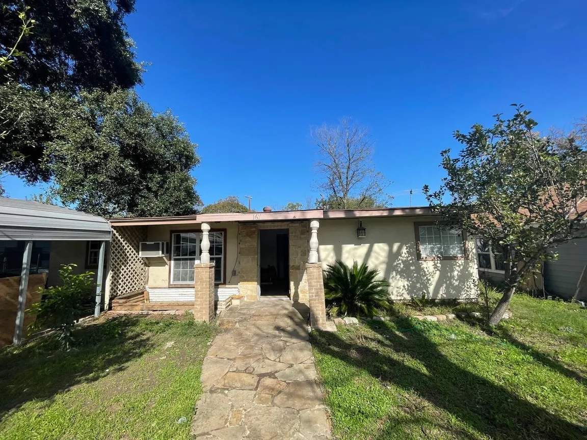 167 Bangor Dr - HOT Wholesale Deal in San Antonio, TX