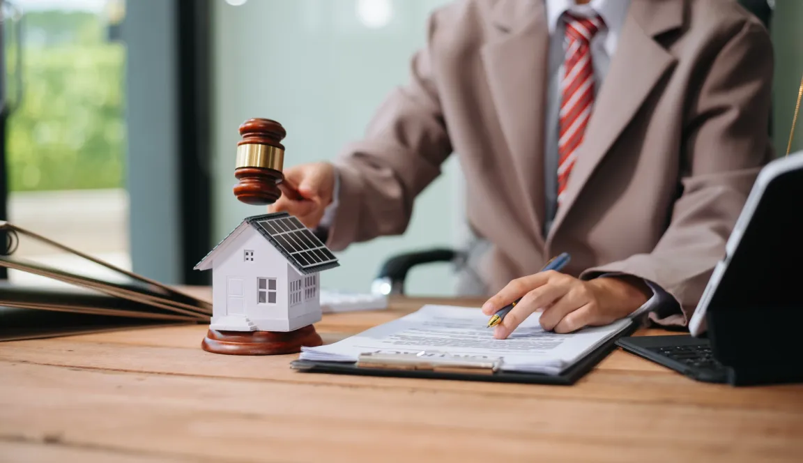 Sell house before foreclosure