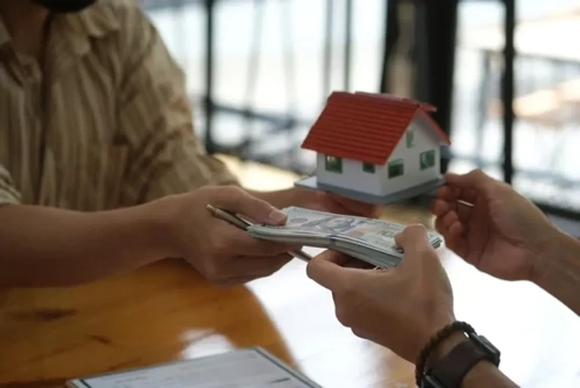 Exchange house for cash