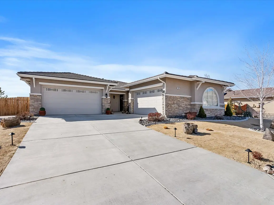 Reno NV homeowner signing papers to sell house fast for cash Sell Fast Homes buys houses as is with no repairs or fees