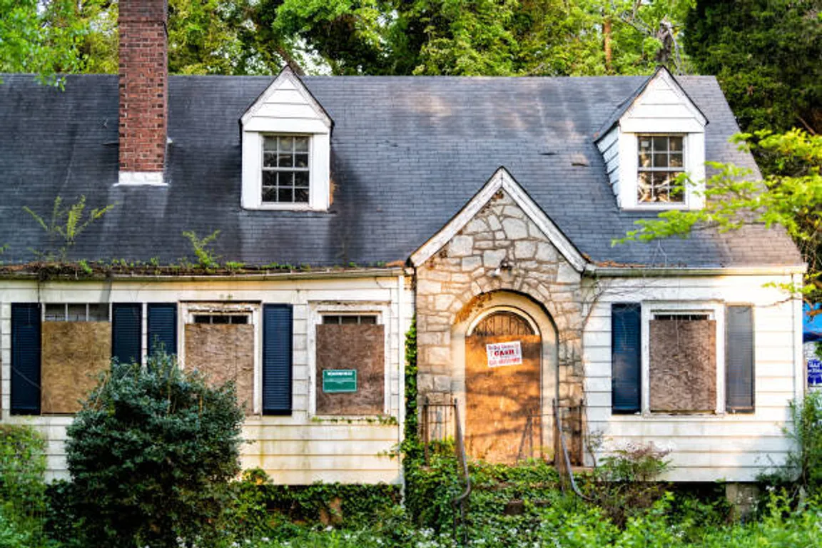 How to sell a distressed property in Massachusetts