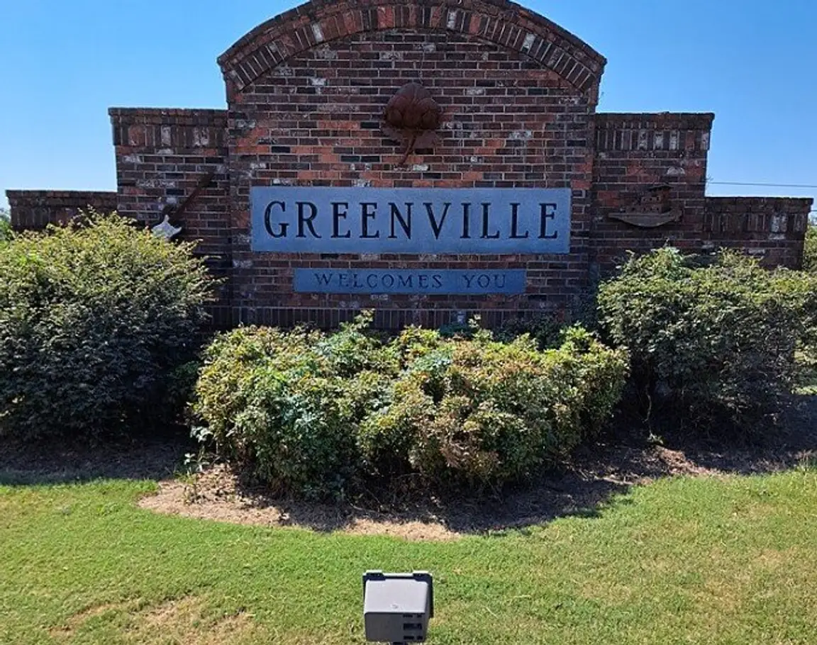 We buy houses Greenville MS