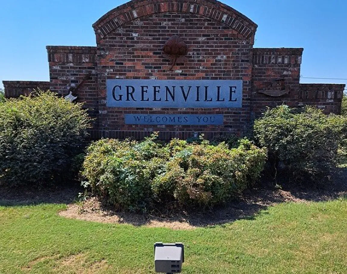 We buy houses Greenville MS