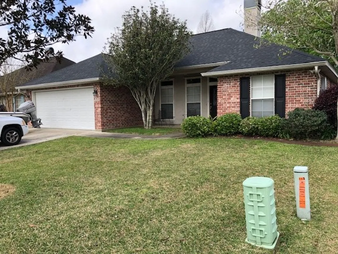 We buy houses