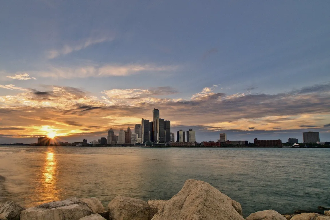 4We Buy Houses Detroit Michigan - Sell My House Fast Detroit Michigan