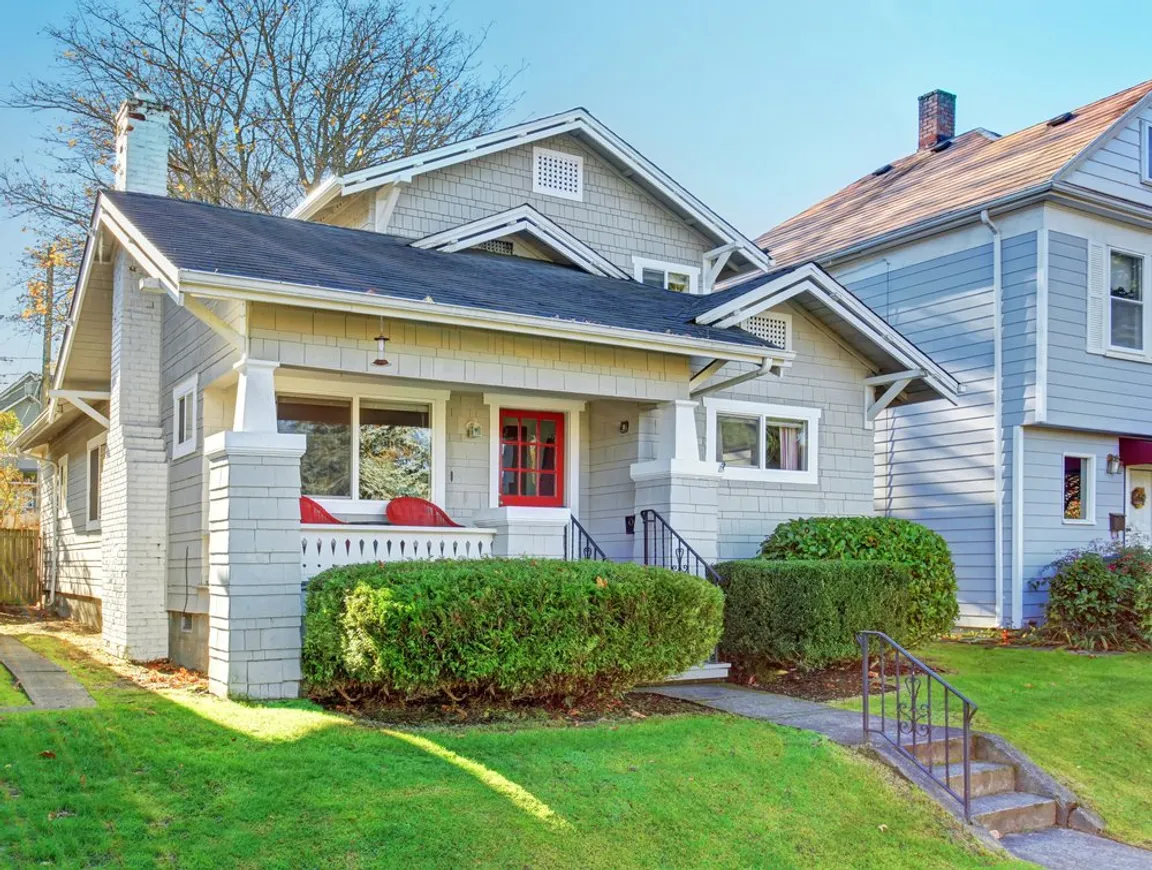 Home exterior sell with sherri