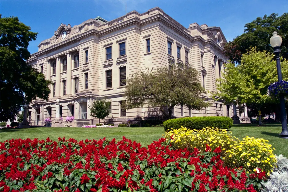 Dekalb County Courthouse