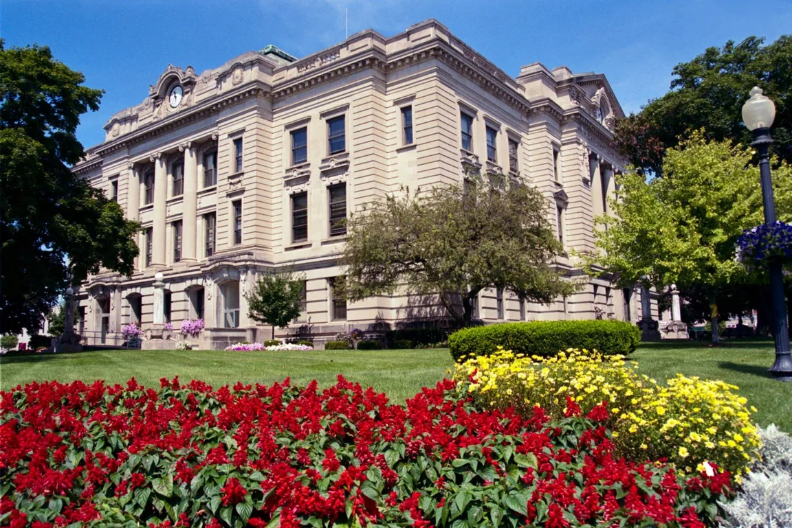 Dekalb County Courthouse