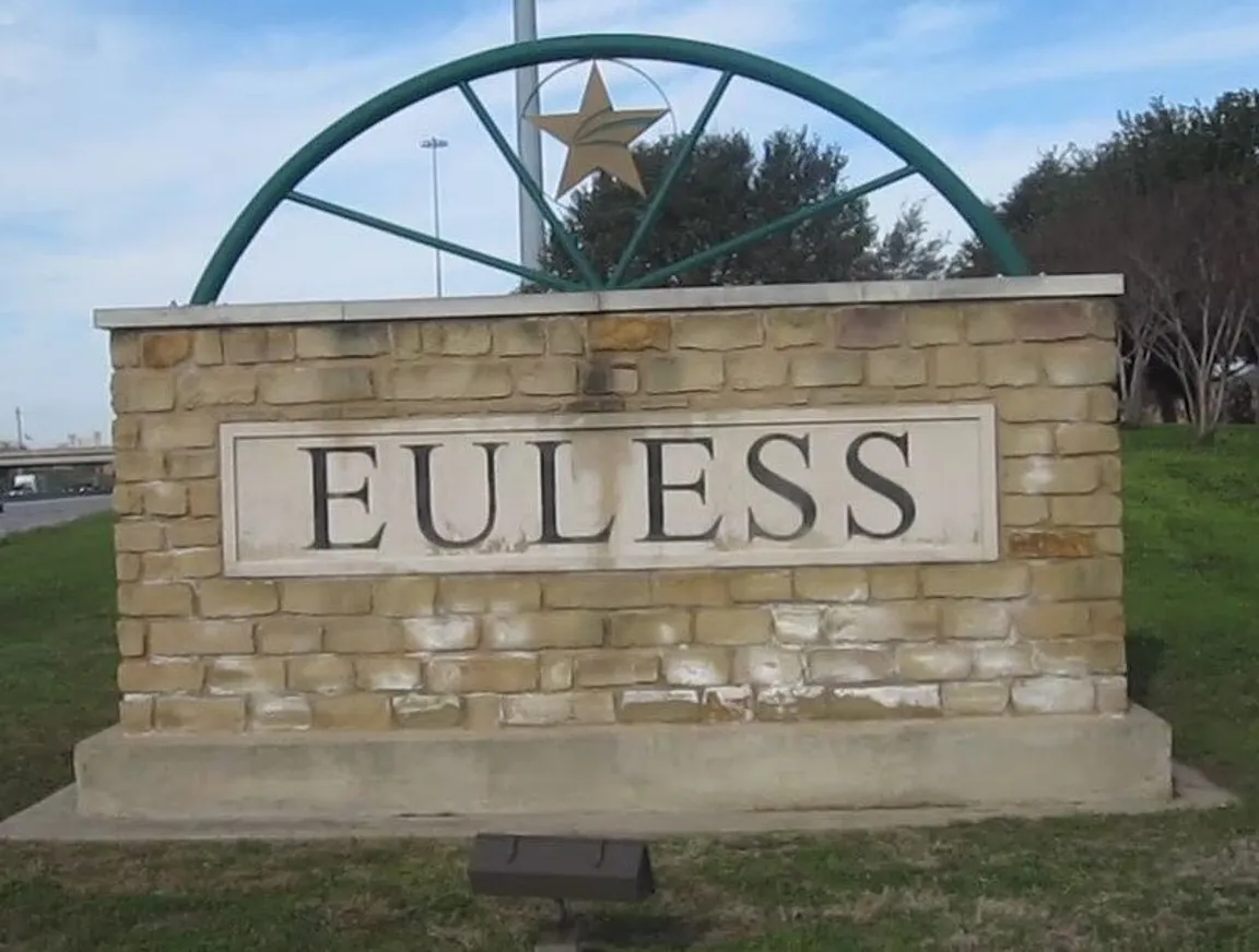 Sell My House Fast Euless TX 💛 Love Investors 💛 We Buy Houses