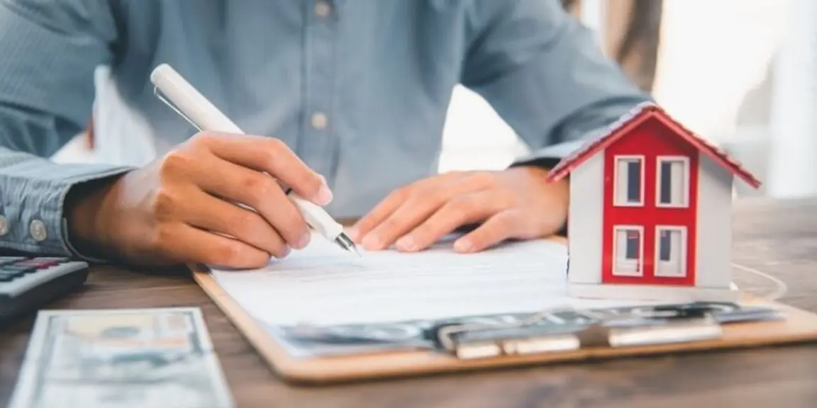 Is It Possible to Sell a House With a Pending Insurance Claim
