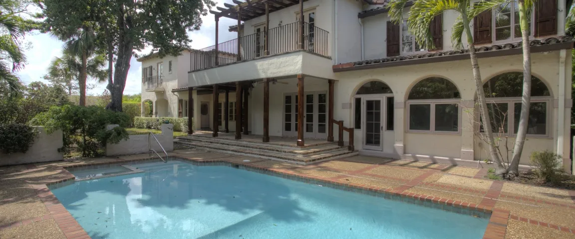888 Oleander St, Boca Raton, FL 33432