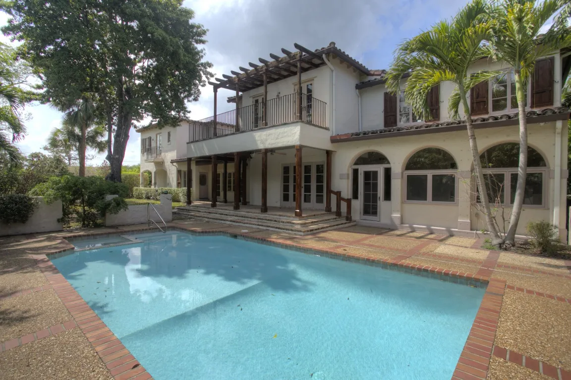 888 Oleander St, Boca Raton, FL 33432