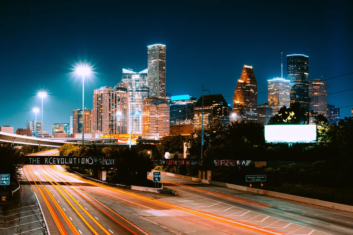 cash-home-buyers-houston-we-buy-houses-in-houston-sell-my-house-strike-zone-investments