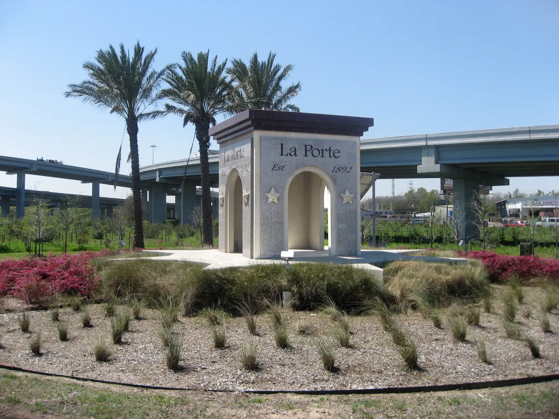 Cash Home Buyers in LaPorte we buy houses in laporte texas -strike-zone-investments