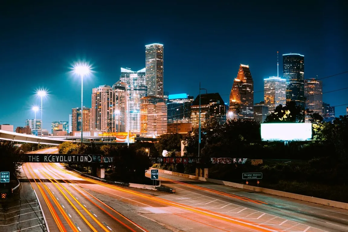strike-zone-investments-we-by-houses-in-houston-sell-my-house-now