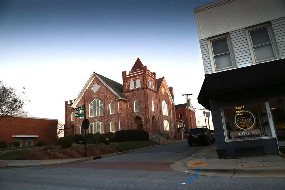 We are Kernersville, North Carolina's trusted home buyer when you want to sell fast!