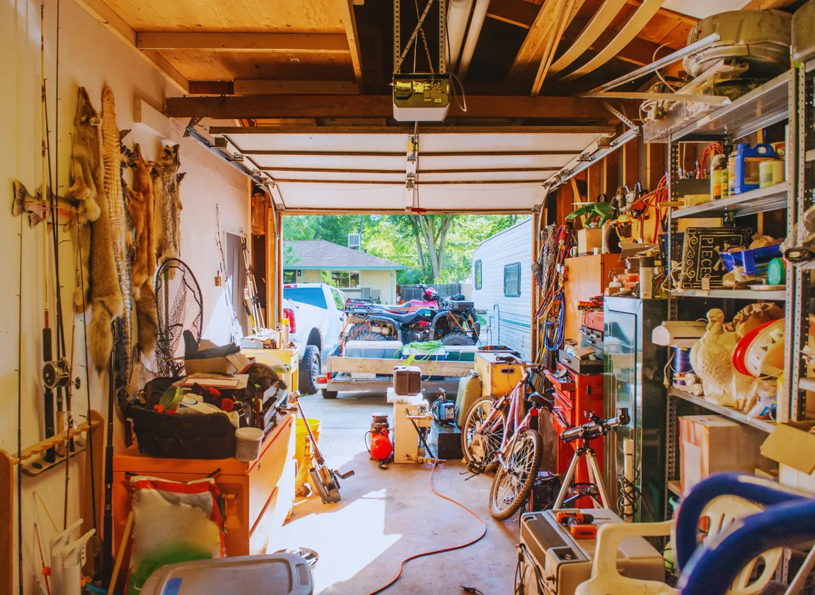 Overcoming Challenges When Selling a Hoarder House Washington