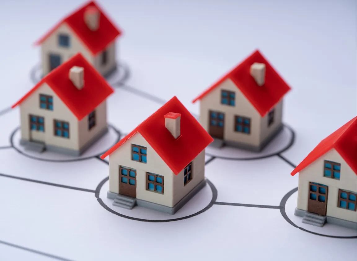 Who is responsible for paying HOA fees at closing In Washington