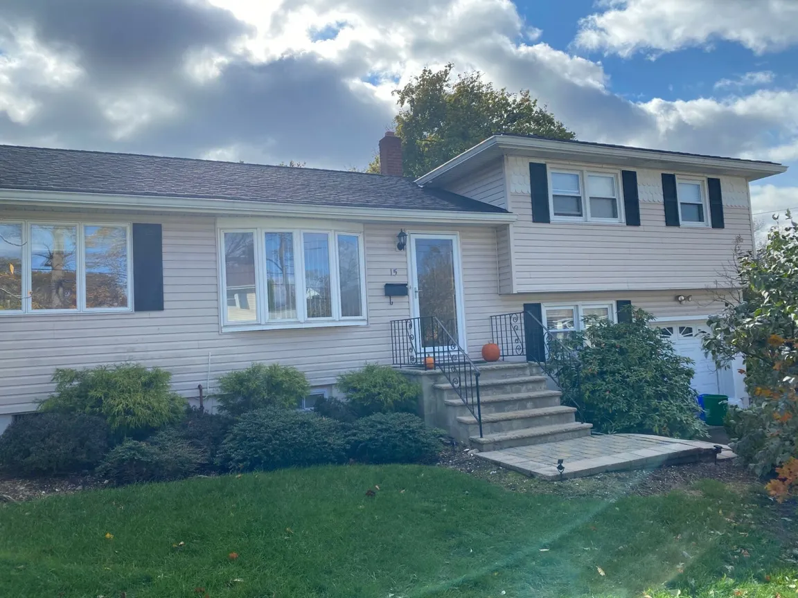 Have an outdated house you can't sell? We will make an offer!