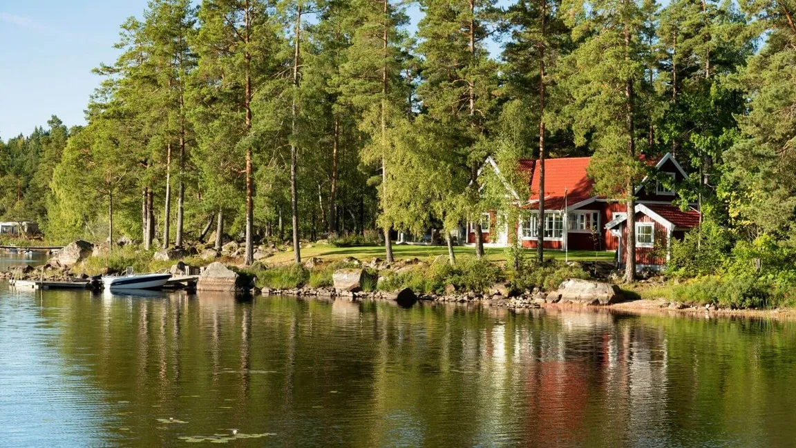 we buy lake houses