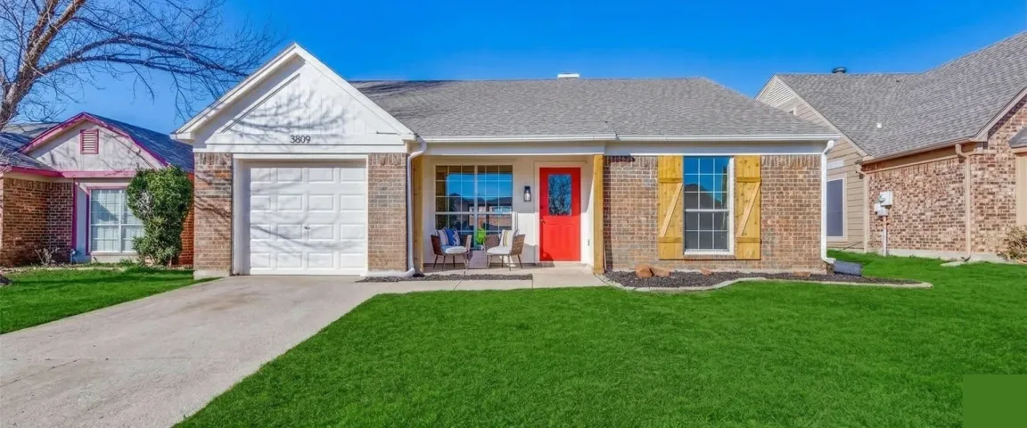 brick home in Keller TX with front yard representing homeowners looking to sell their house fast in Keller