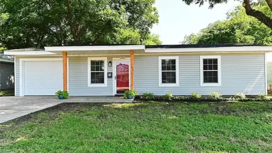 Fully renovated single-family home in Fort Worth, Texas purchased and remodeled by Oak Summit Group, local cash home buyer serving DFW homeowners.
