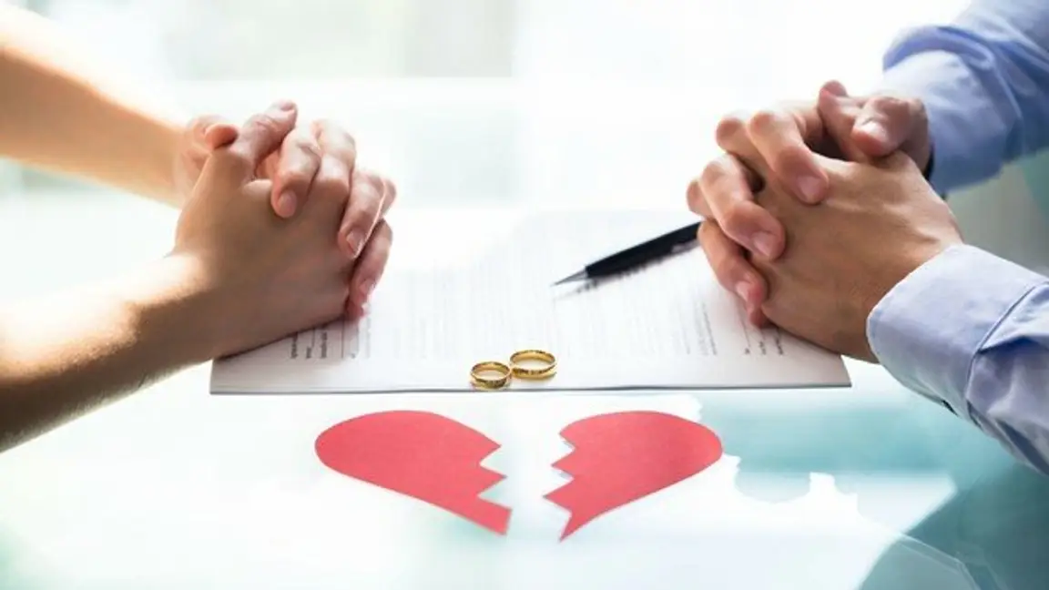 how to sell a house during a divorce