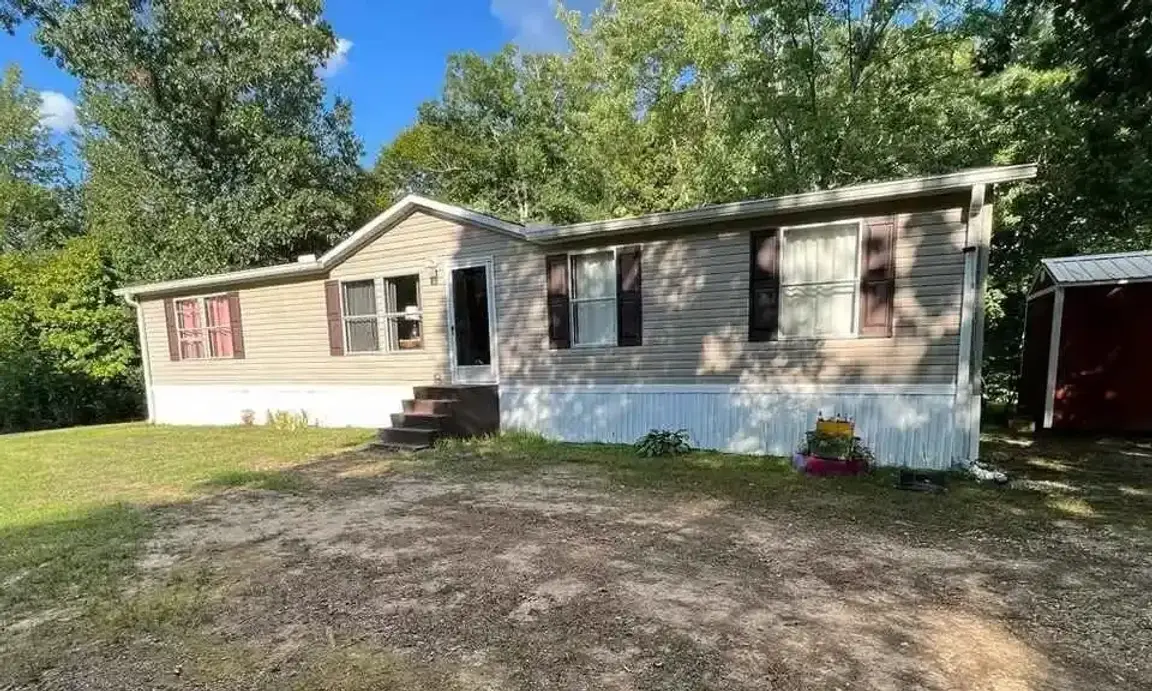 Double-wide mobile home with porch sell mobile home for cash South Carolina