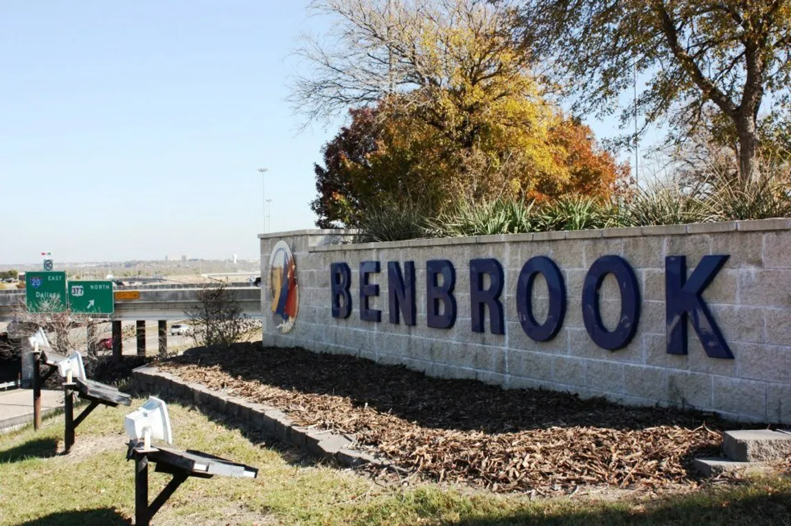 We Buy Houses in Benbrook