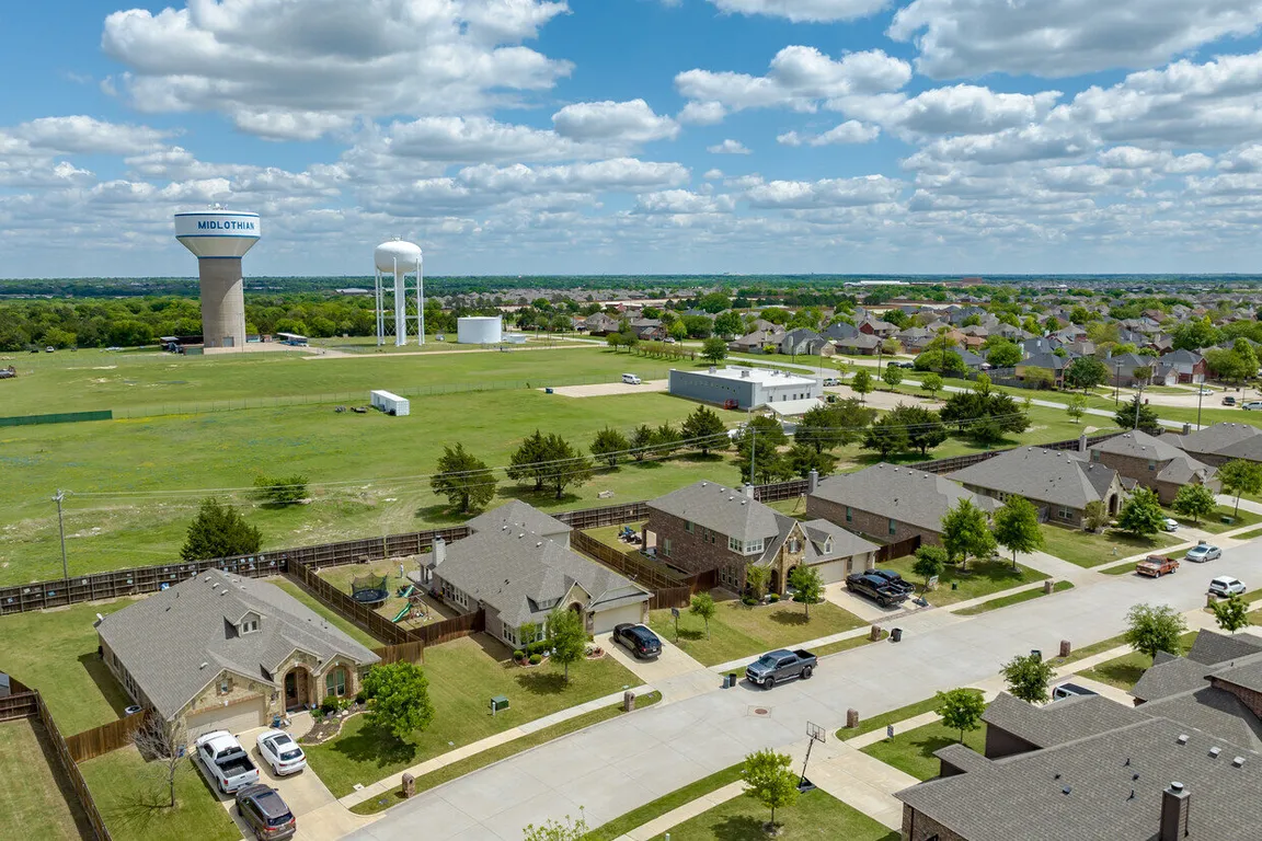 Sell Your Midlothian House Fast - Featured image