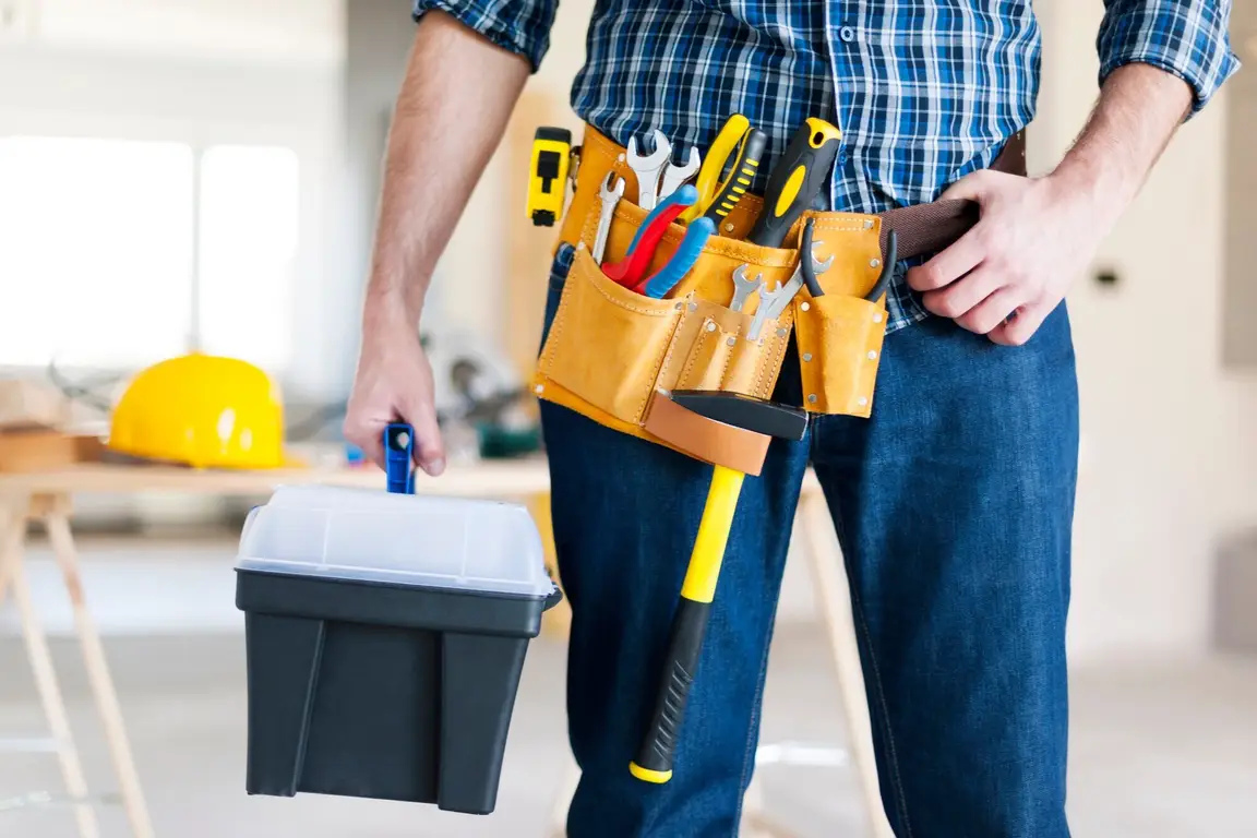 Texas homeowner realizing home repairs are too expensive before selling