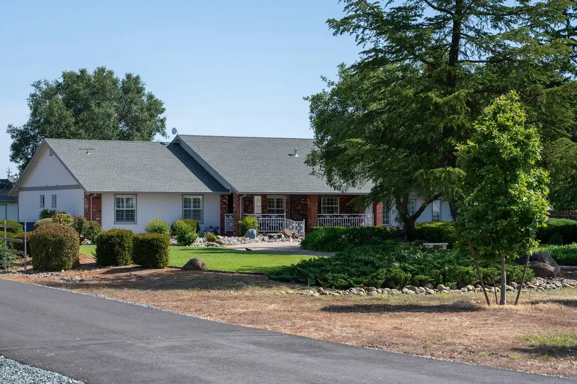 House in Hampton Roads Neighborhood