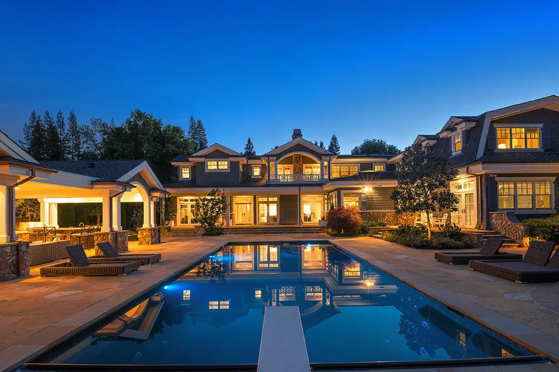 Luxury Real Estate Specialists