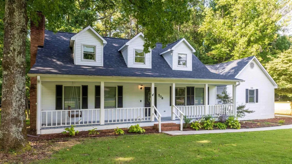 Yellowhammer Home Buyers local cash home buying company in Madison Alabama