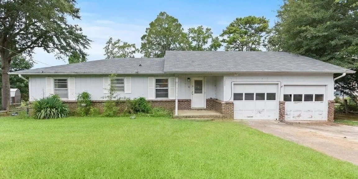 House purchased for cash by Yellowhammer Home Buyers in Marshall County serving Boaz Arab Grant Douglas Alabama