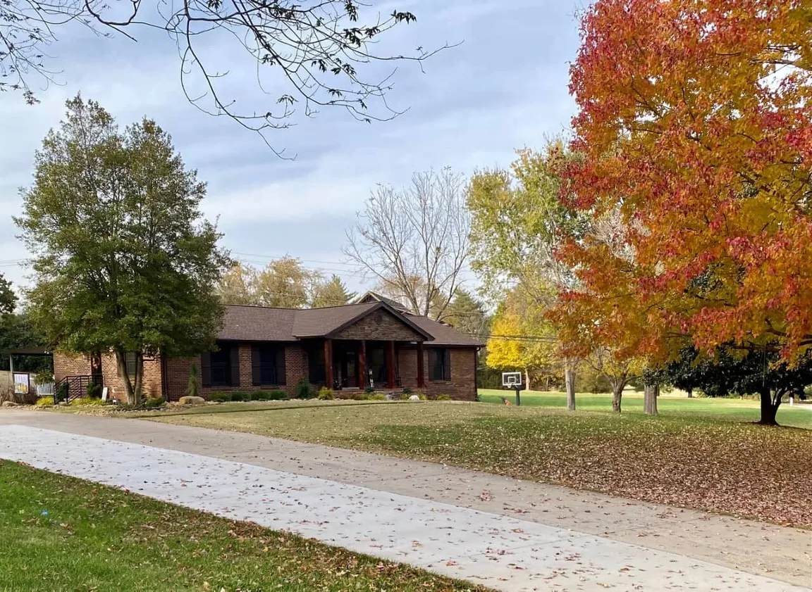 House for sale in Clarksville cash