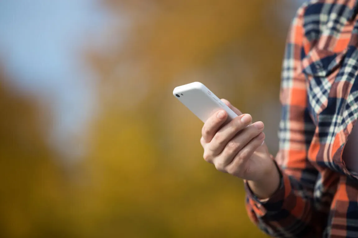 Man holding a phone