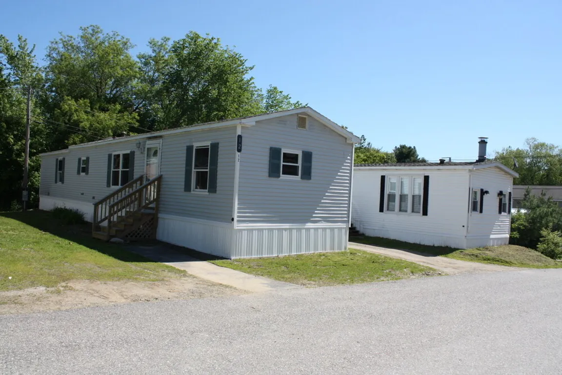 we buy mobile homes in Hartly