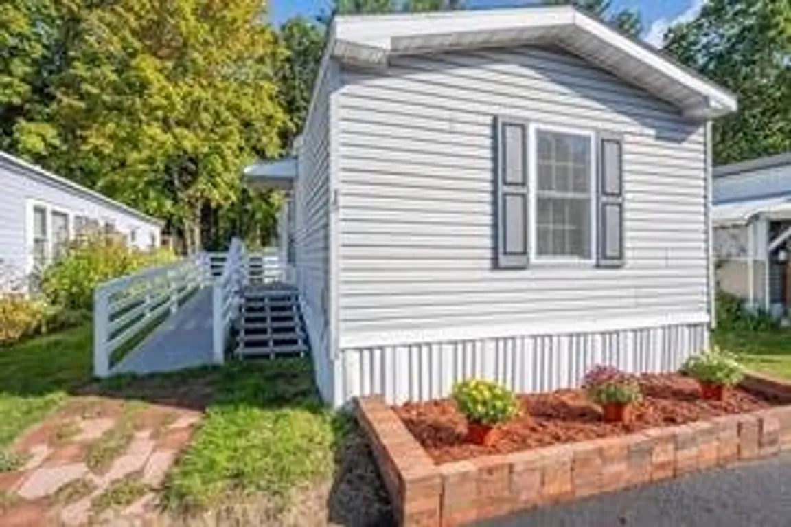 we buy mobile homes in Rehoboth Beach