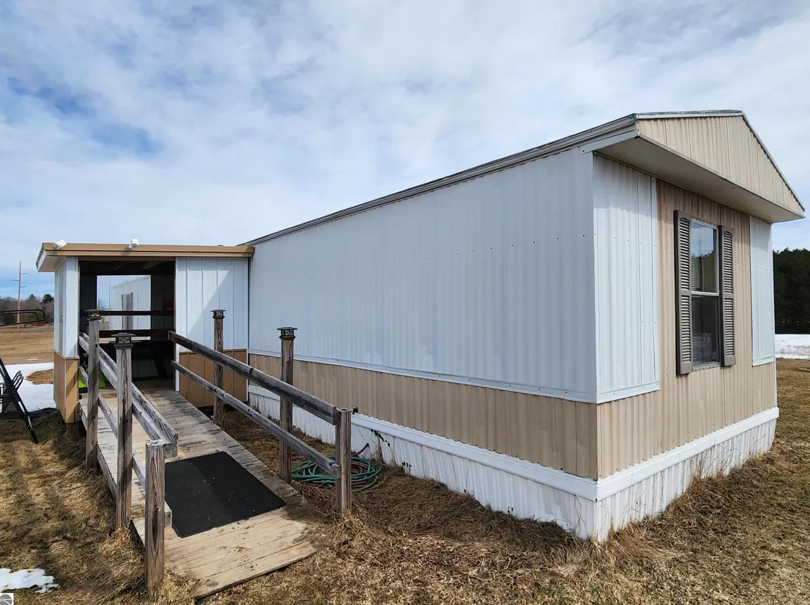 we buy mobile homes in Bear