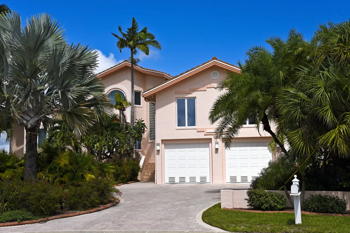 We can buy your Florida house. Contact us today!