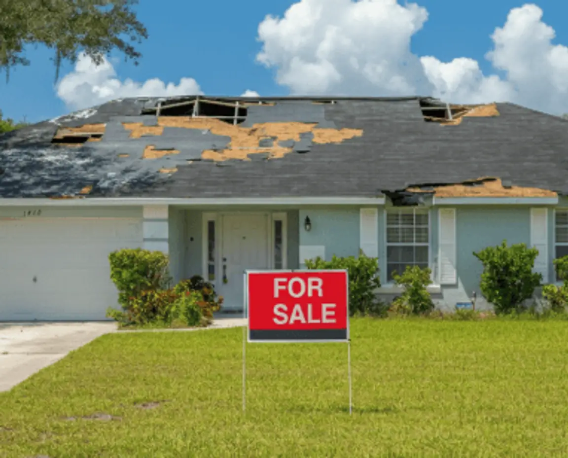 sell a house with bad roof in Alva Florida