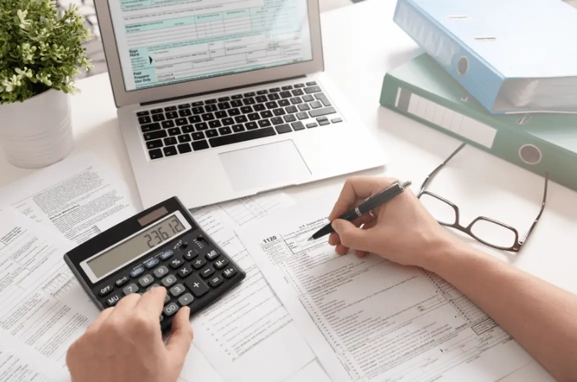 Who Pays Taxes When Selling A House