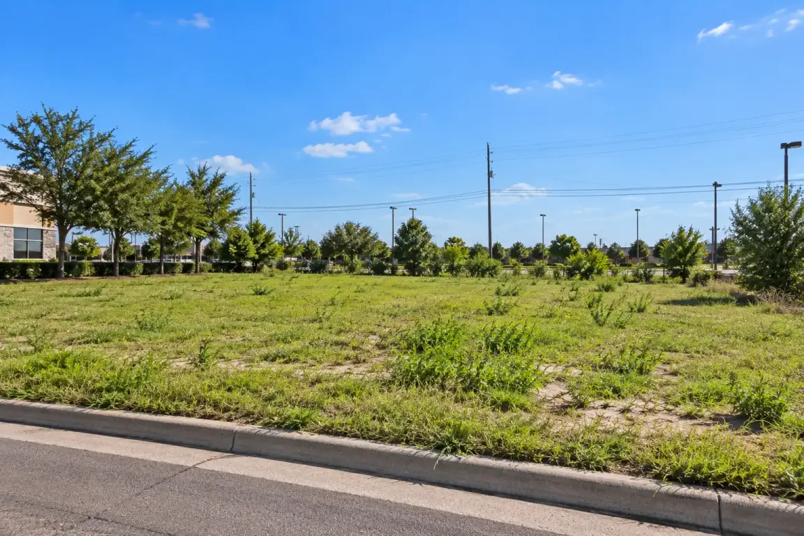 hard to sell land in houston