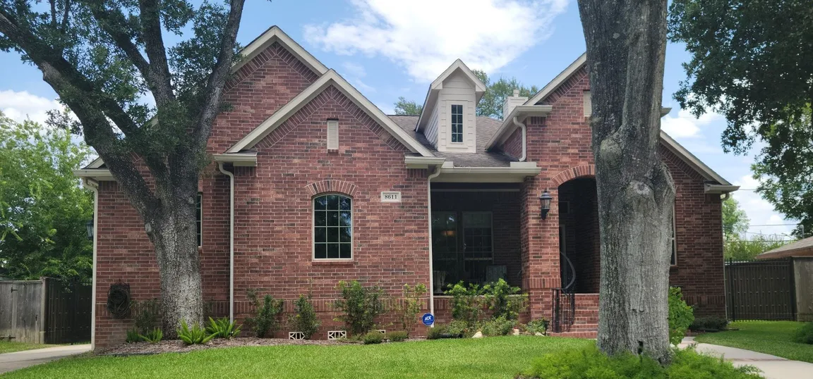 Brick House in Pearland, Texas