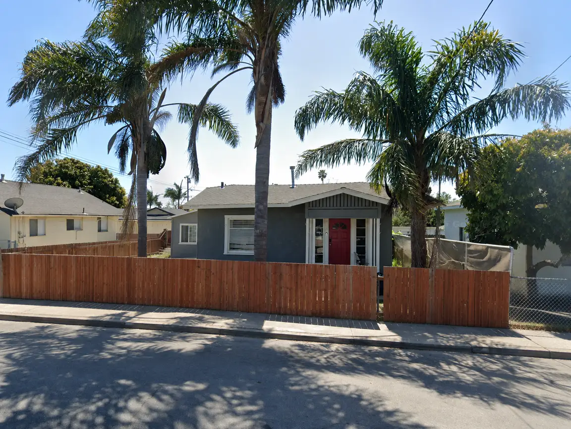 Quick Home Offers bought this duplex in Ventura, CA with existing tenants in place in 2022.