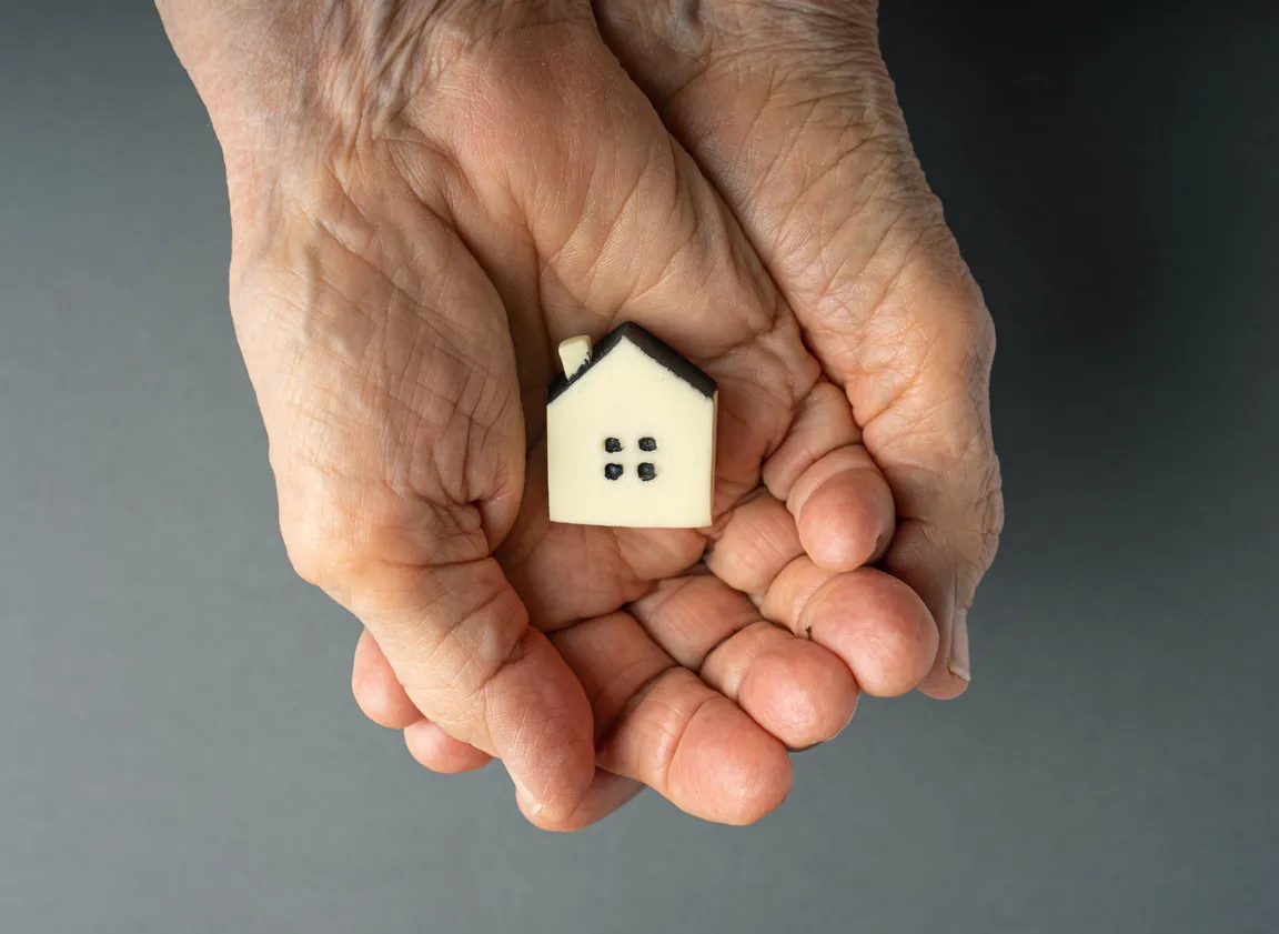 Do all heirs have to consent to sell property In Illinois