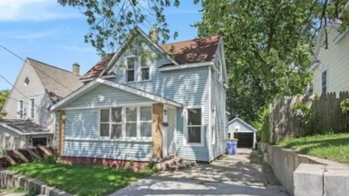 we buy houses in Vienna MI